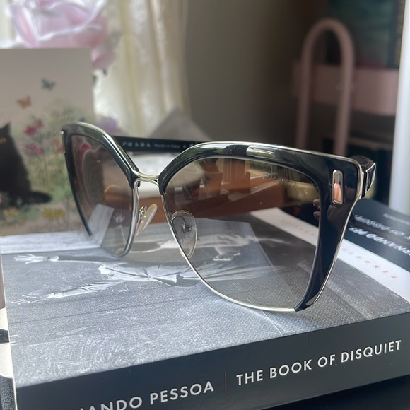 Prada black oversized cat eye sunglasses - Picture 3 of 5